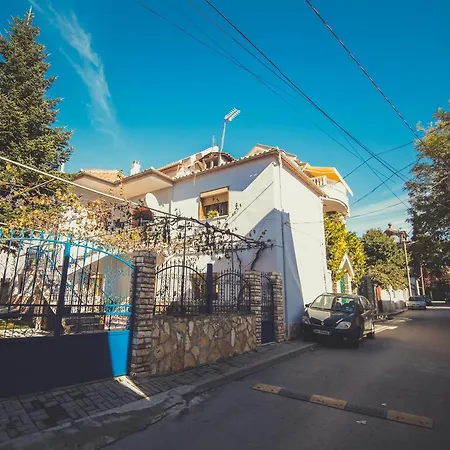 Pensjonat Bujtina Leon's Korcza